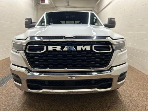 Bright White Clearcoat 2026 RAM 1500 Big Horn/Lone Star