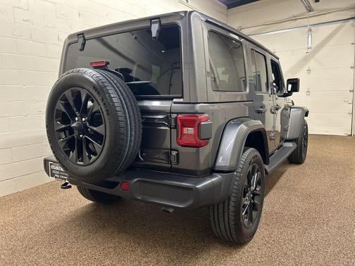 Granite Crystal Clearcoat Metallic 2025 Jeep Wrangler 4xe Sahara