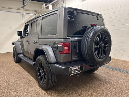 Granite Crystal Clearcoat Metallic 2025 Jeep Wrangler 4xe Sahara