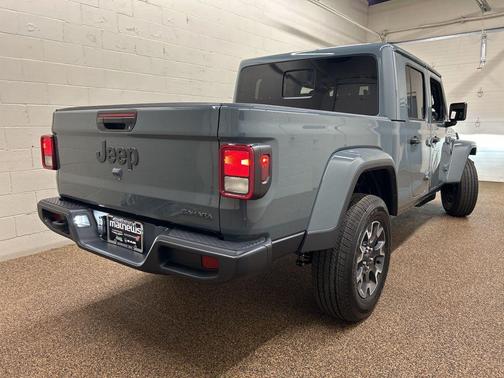Anvil Clearcoat 2026 Jeep Gladiator Sport