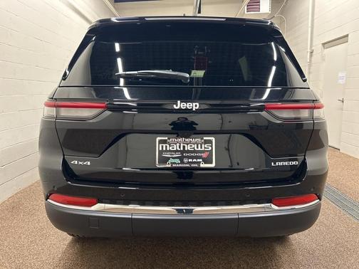 2026 Jeep Grand Cherokee Laredo