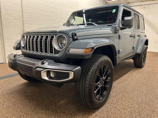 2025 Jeep Wrangler 4xe Sahara