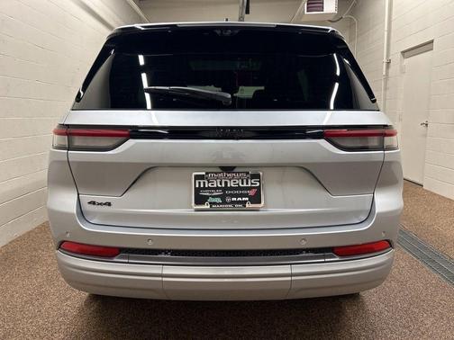 Silver Zynith 2026 Jeep Grand Cherokee Limited
