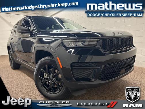 2025 Jeep Grand Cherokee Laredo