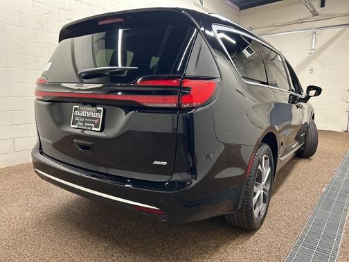2026 Chrysler Pacifica Pinnacle