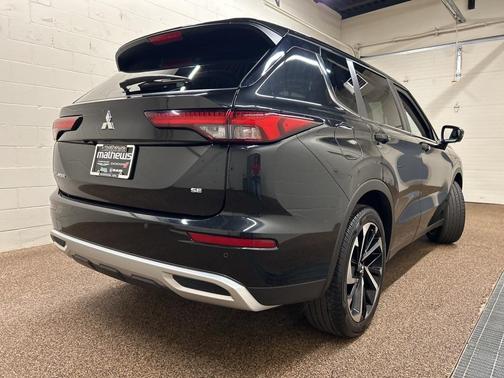2024 Mitsubishi Outlander SE