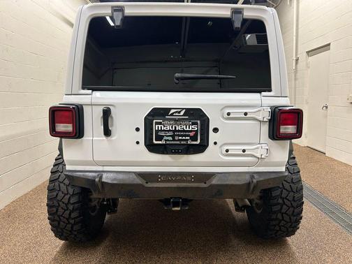 Bright White Clearcoat 2023 Jeep Wrangler Sport