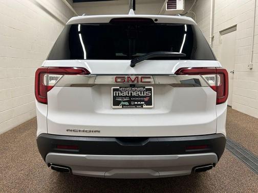 Summit White 2022 GMC Acadia SLE
