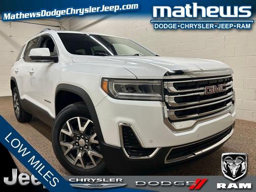 Summit White 2022 GMC Acadia SLE