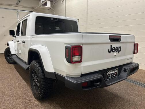 2025 Jeep Gladiator Sport