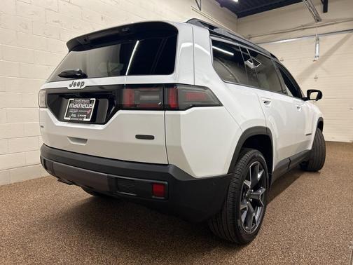 2026 Jeep Cherokee Overland