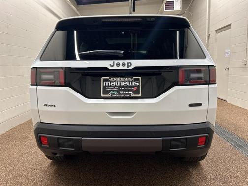 2026 Jeep Cherokee Overland