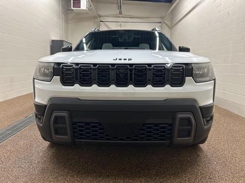 2026 Jeep Cherokee Overland