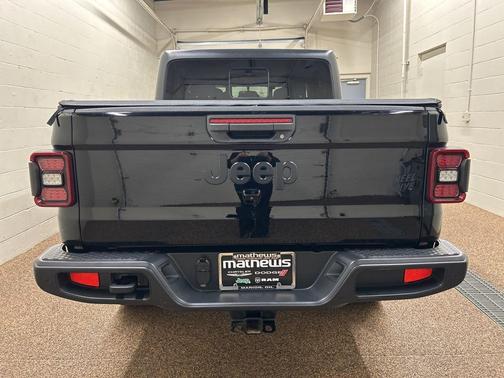 Black Clearcoat 2021 Jeep Gladiator Sport