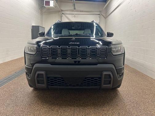 Diamond Black 2026 Jeep Cherokee LAREDO/LIMITED