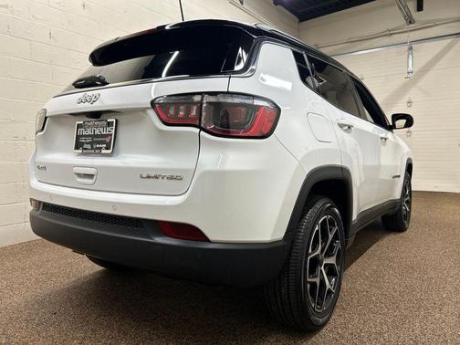 Bright White Clearcoat 2025 Jeep Compass Limited