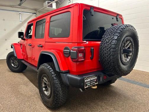 Firecracker Red Clearcoat 2024 Jeep Wrangler Rubicon 392