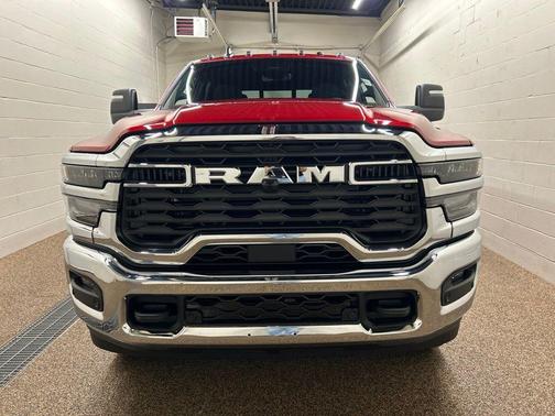 Molten Red Pearlcoat 2026 RAM 2500 Tradesman