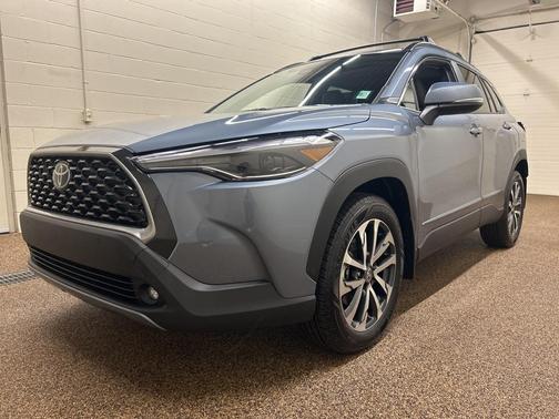 2024 Toyota Corolla Cross XLE