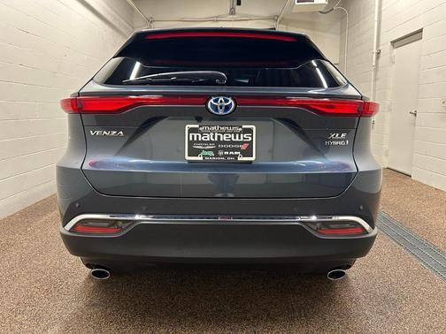 2022 Toyota Venza XLE