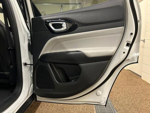 Bright White Clearcoat 2025 Jeep Compass Limited