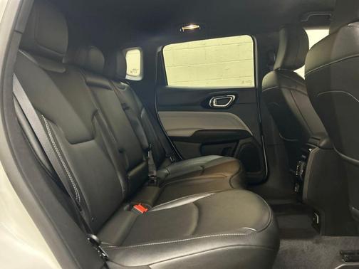 Bright White Clearcoat 2025 Jeep Compass Limited