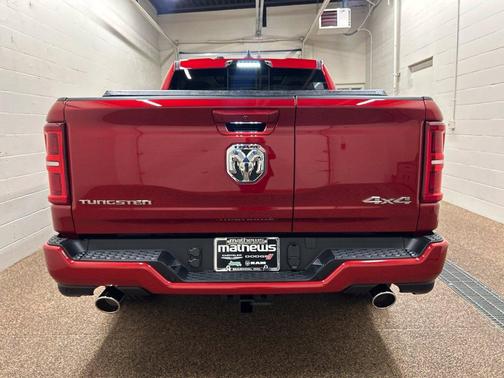 Molten Red Pearlcoat 2027 RAM 1500