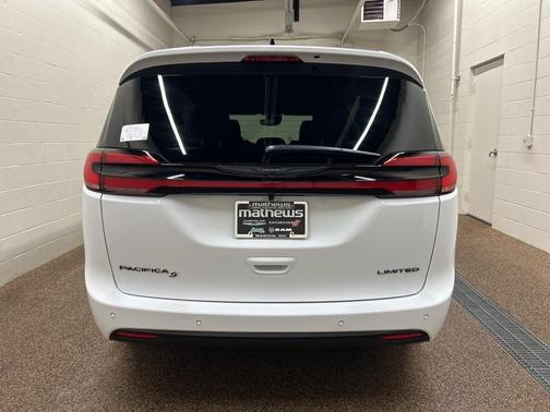 2026 Chrysler Pacifica Limited