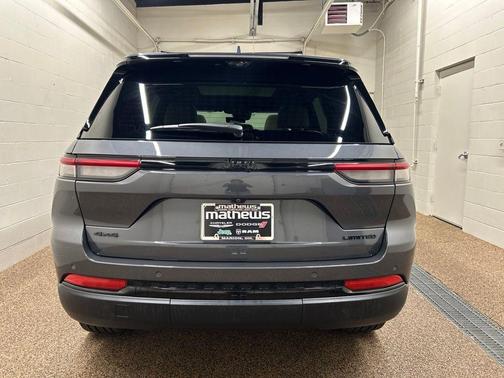 Metallic 2025 Jeep Grand Cherokee Limited