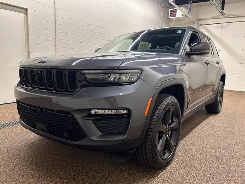 Metallic 2025 Jeep Grand Cherokee Limited