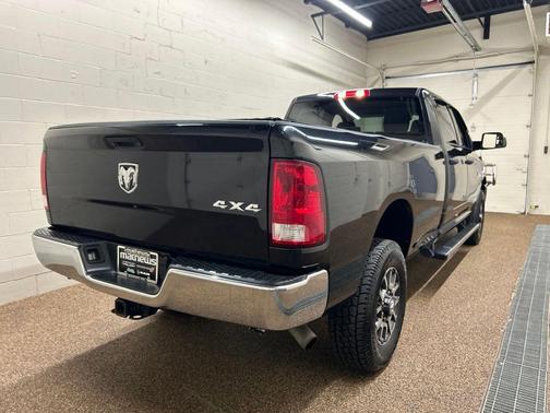 Brilliant Black Crystal Pearlcoat 2018 RAM 2500 Tradesman