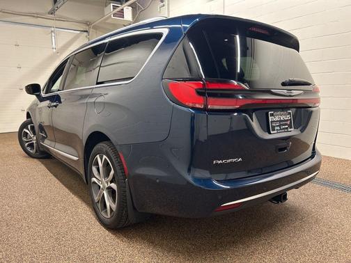 Fathom Blue Pearlcoat 2024 Chrysler Pacifica Pinnacle