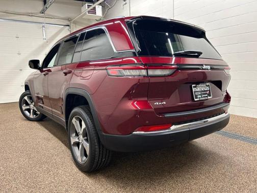 Velvet Red Pearlcoat 2025 Jeep Grand Cherokee Limited