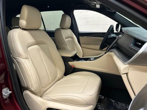 Velvet Red Pearlcoat 2025 Jeep Grand Cherokee Limited