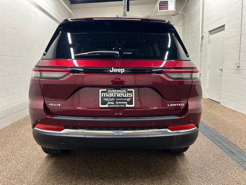 Velvet Red Pearlcoat 2025 Jeep Grand Cherokee Limited