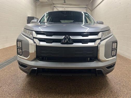Gray 2025 Mitsubishi Outlander Sport 2.0 SE