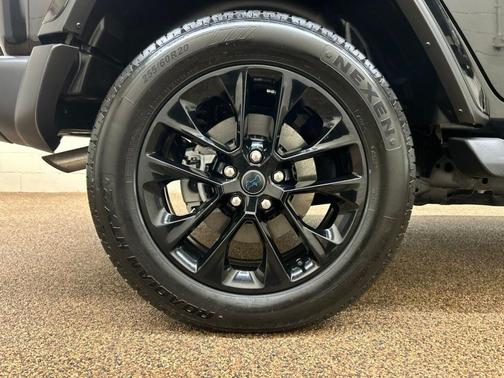 Black Clearcoat 2025 Jeep Wrangler 4xe Sahara