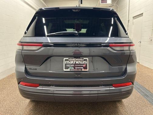 Metallic 2026 Jeep Grand Cherokee Limited