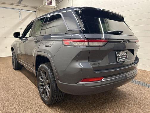 Metallic 2026 Jeep Grand Cherokee Limited