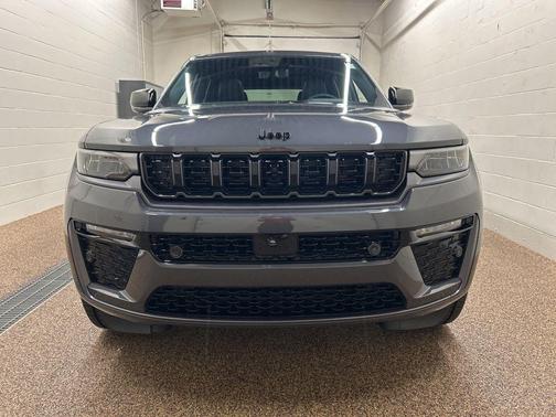 Metallic 2026 Jeep Grand Cherokee Limited