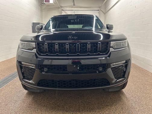 Diamond Black 2026 Jeep Grand Cherokee Limited