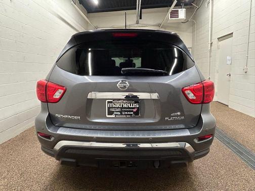 2017 Nissan Pathfinder Platinum