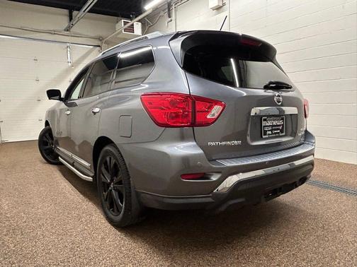 2017 Nissan Pathfinder Platinum