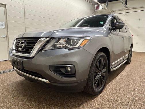 2017 Nissan Pathfinder Platinum