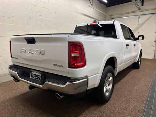 Bright White Clearcoat 2026 RAM 1500 Big Horn/Lone Star