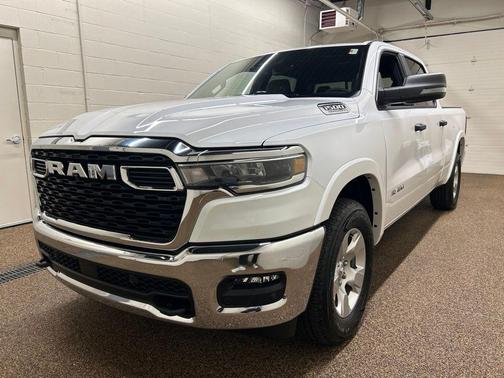 Bright White Clearcoat 2026 RAM 1500 Big Horn/Lone Star