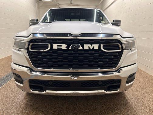 Bright White Clearcoat 2026 RAM 1500 Big Horn/Lone Star