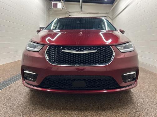 2023 Chrysler Pacifica Touring-L