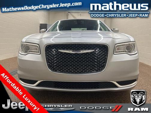 2020 Chrysler 300 Touring