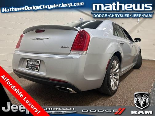 2020 Chrysler 300 Touring